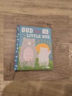 3/$15 NWT God Loves You, Little One‎ Board Book Baby Board Book